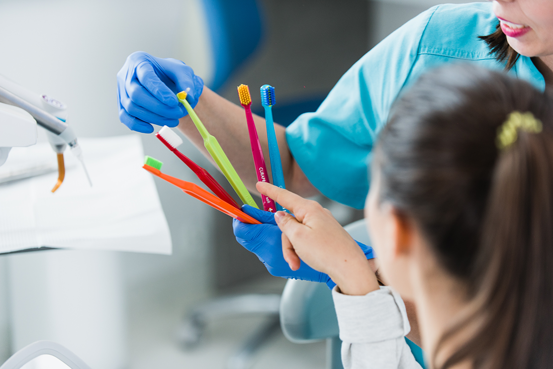 wybielanie zębów - zdrowy uśmiech bez kamienia nazębnego